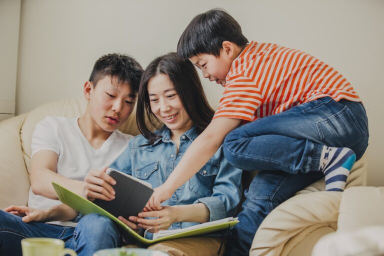 single chinese mother with two son's!